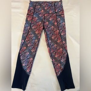 ⭐️⭐️⭐️ATHLETA WOMENS XS CAPRI LEGGINGS - HIGH RISE MULTICOLORED ⭐️⭐️⭐️
